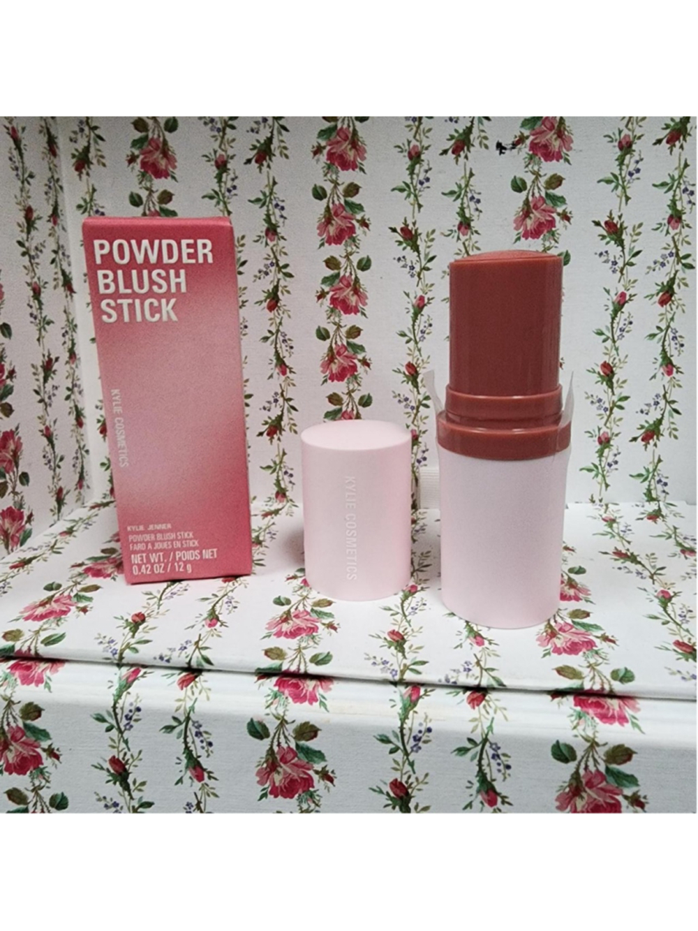 Kylie Cosmetics Powder Blush Stick in Kylie Jenner shade meet u there
#kylie #bl